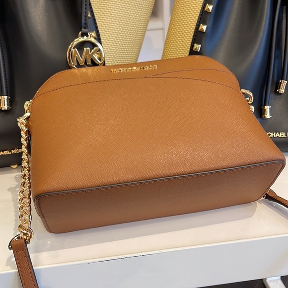 MICHAEL KORS
Jet Set Travel Medium Dome Crossbody Bag
Luggage 
NWT - Picture 6 of 16